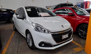 Peugeot 208 2021