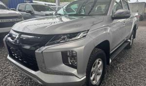 Mitsubishi L200 2021