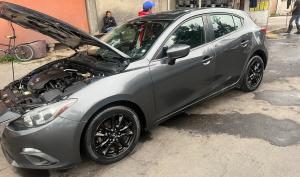 Mazda Mazda 3 2015
