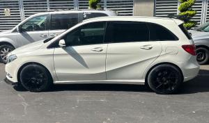 Mercedes Benz B180 2013