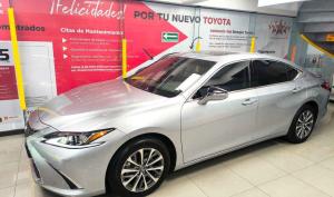 Lexus ES 2023