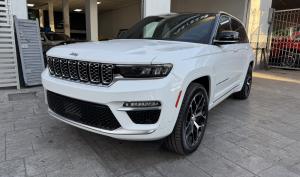 Jeep Grand Cherokee Summit 2023