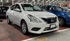Nissan Versa Advance 2019