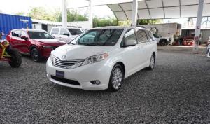 Toyota Sienna 2013