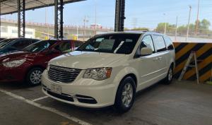Chrysler Town  Country 2012