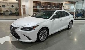 Lexus ES 2023