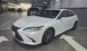 Lexus ES 2024