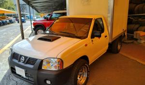 Nissan NP 300 2014