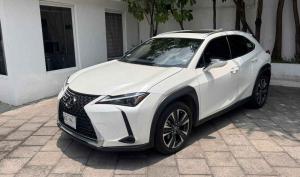 Lexus UX 2024