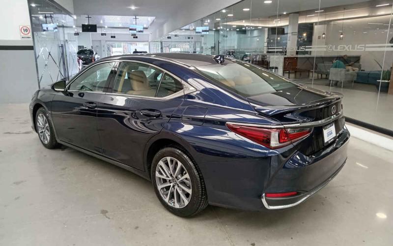 Lexus