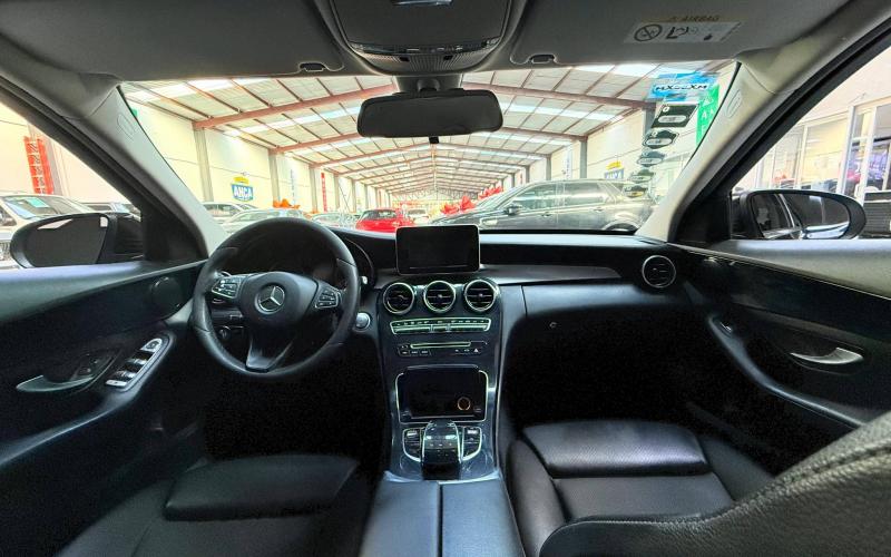 Mercedes Benz