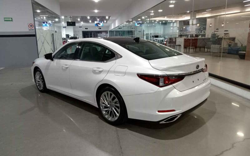 Lexus