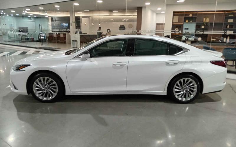 Lexus