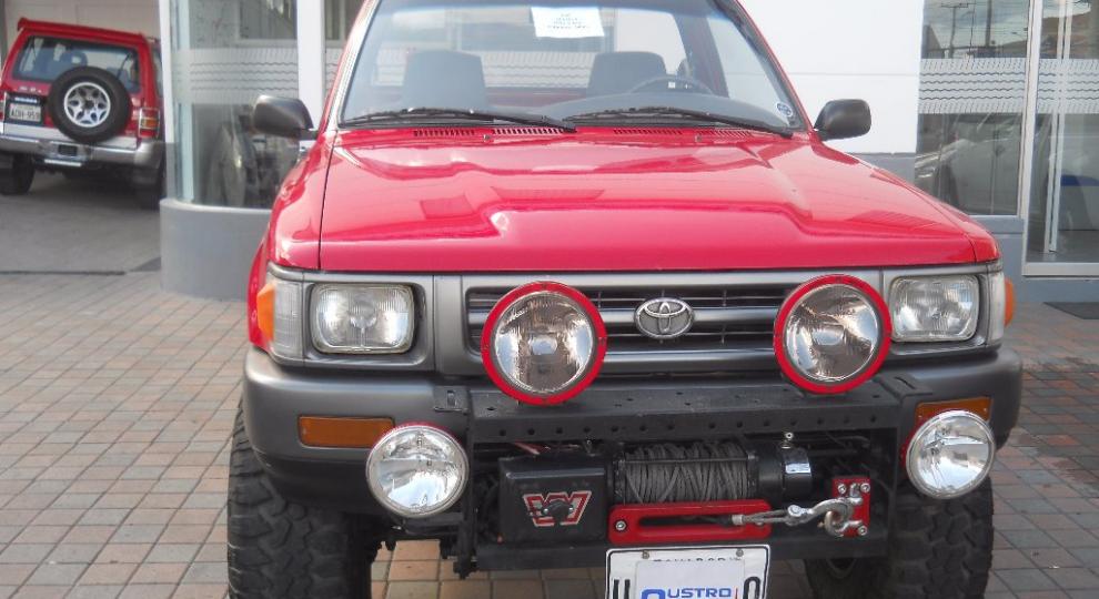 toyota hilux 4x4 cabina simple ecuador #7