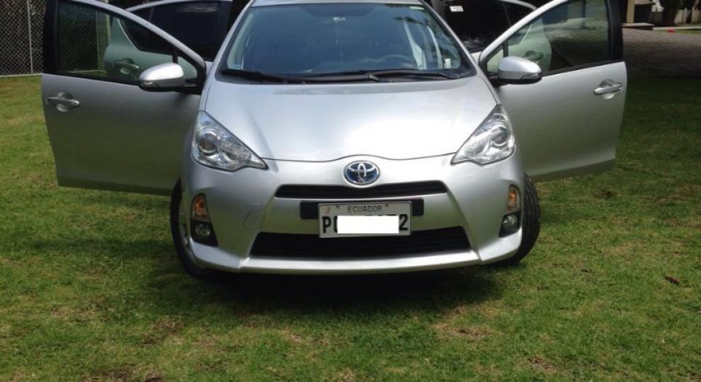 precio de toyota prius c en ecuador #1