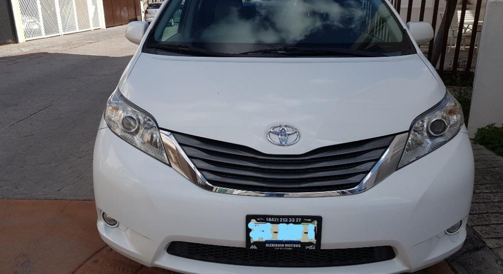 Toyota Sienna 2013 Hatchback (5 Puertas) en La Fuente