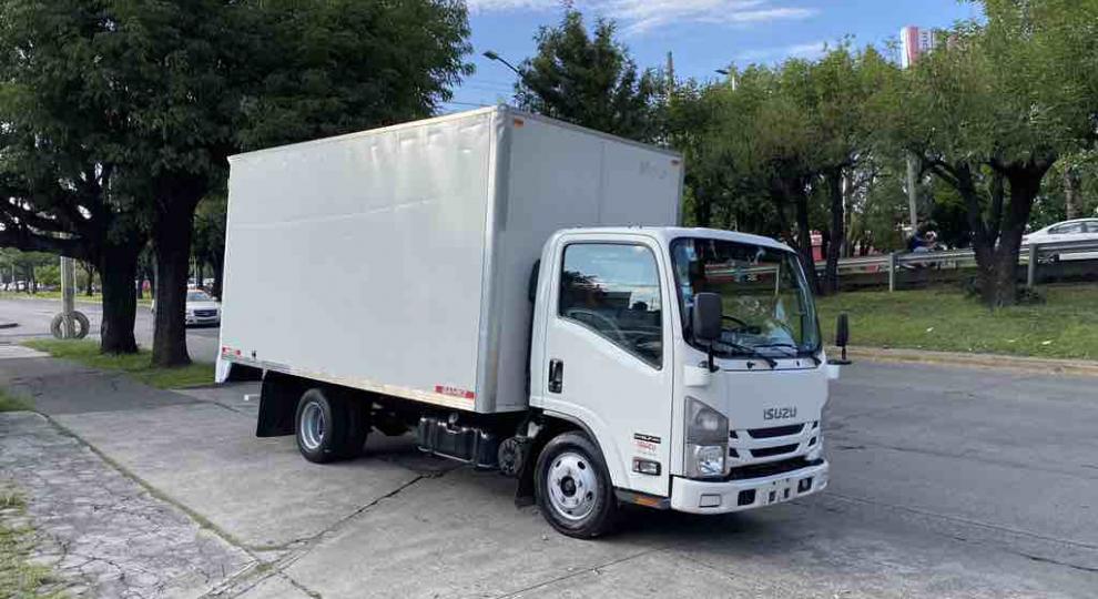 Isuzu elf фото